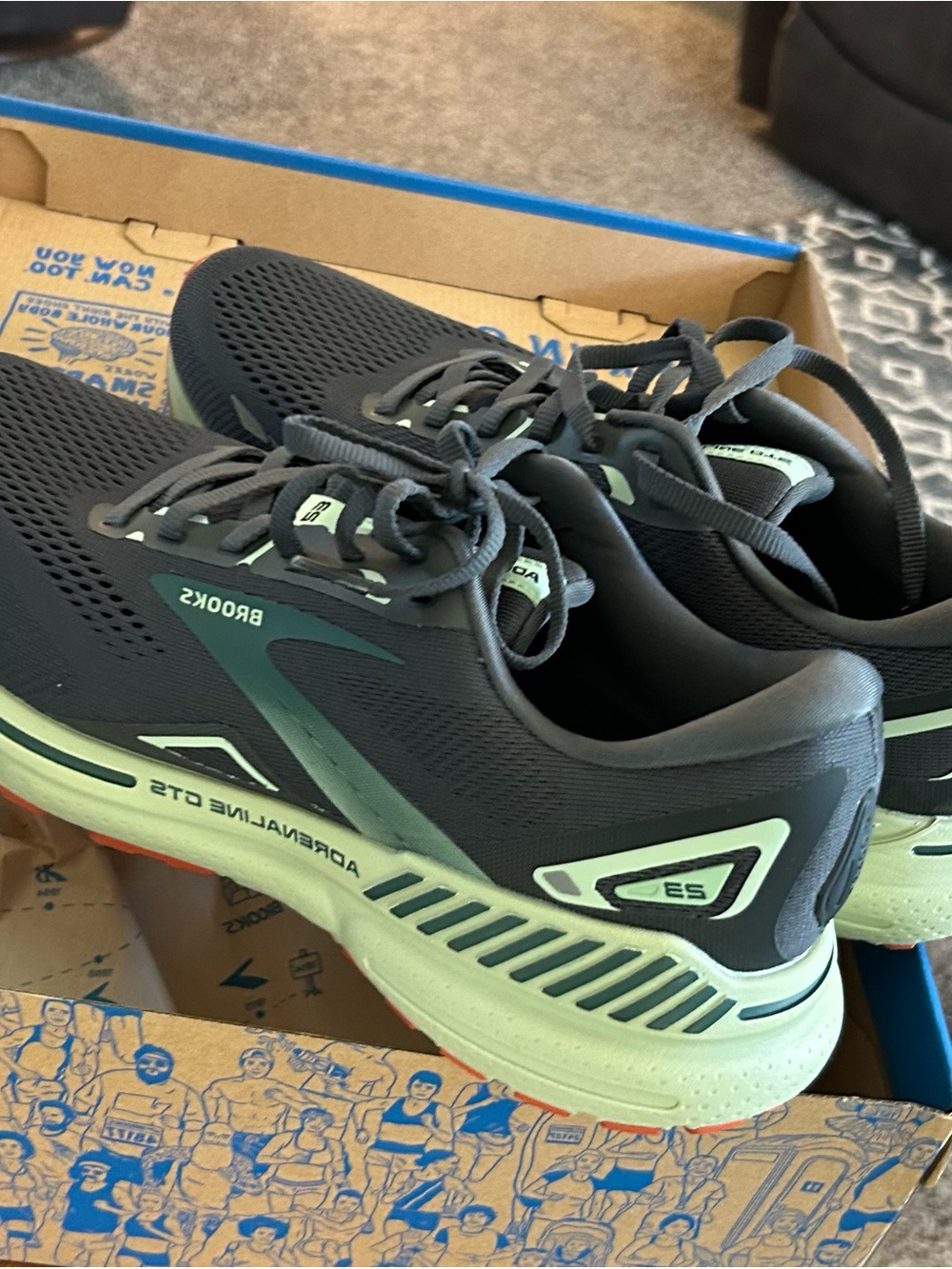 Brooks Men’s Running Shoes in Black and Light Green